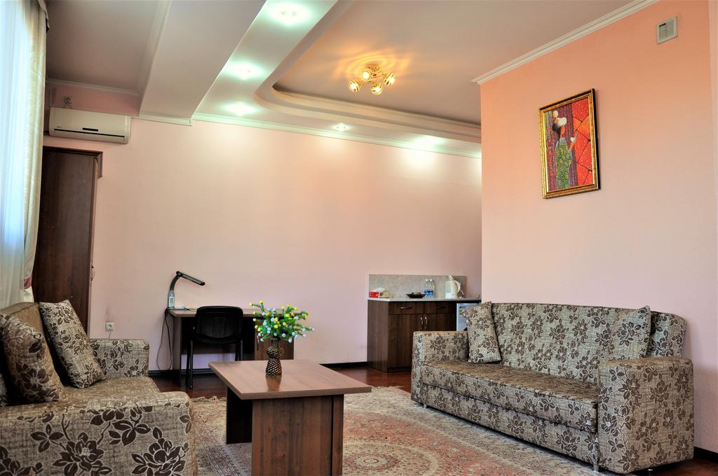 Bishkek Villa Hotel Eksteriør bilde