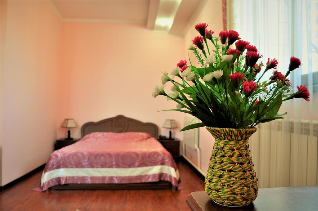 Bishkek Villa Hotel Eksteriør bilde